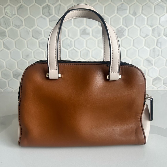 GUESS neutral color block handbag - Picture 4 of 9